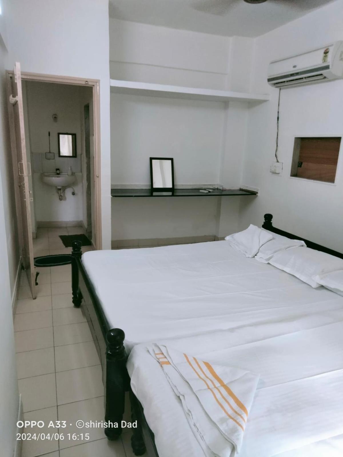 Vasavi Nivas Hotel Tirupati Luaran gambar