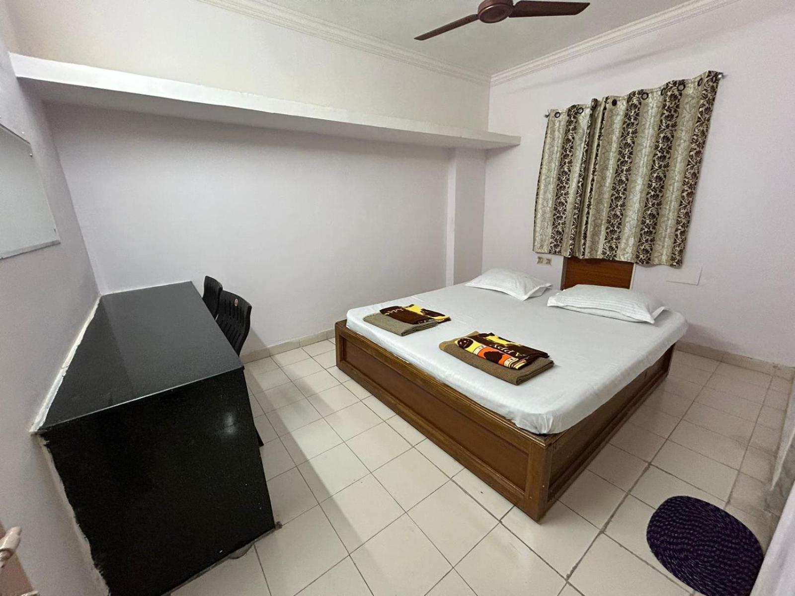 Vasavi Nivas Hotel Tirupati Luaran gambar